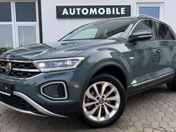 Petroleum blue metallic Gebraucht 2024 VW T-Roc Style SUV | 30.469 € (Fairer Preis)