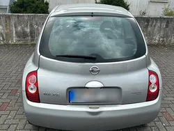 Grau Gebraucht 2004 Nissan Micra Kleinwagen | 700 €