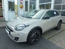 Beige Neu 2024 Fiat 600 La Prima SUV | 29.990 € (Teuer)