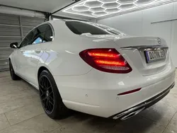 Weiß Gebraucht 2017 Mercedes E220 Avantgarde Limousine | 22.999 € (Superpreis)