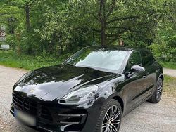 Schwarz Gebraucht 2018 Porsche Macan Turbo Performance Package SUV | 28.000 € (Teuer)