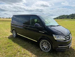 Schwarz Gebraucht 2017 VW T6 Van | 38.699 € (Teuer)