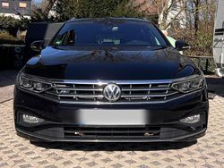 Schwarz Gebraucht 2019 VW Passat R-line Kombi | 23.999 € (Teuer)