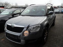 Grau Gebraucht 2012 Skoda Yeti SUV | 5.249 € (Guter Preis)