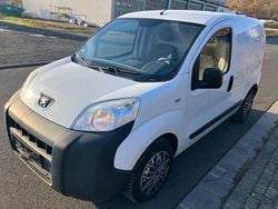 Weiß Gebraucht 2014 Peugeot Bipper Comfort Van / Kleinbus | 5.831 € (Fairer Preis)