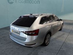 Silber Gebraucht 2020 Skoda Superb Premium Edition Kombi | 27.975 € (Etwas zu teuer)