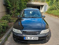 Schwarz Gebraucht 1998 Opel Vectra Limousine | 3.000 € (Guter Preis)