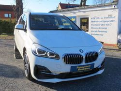 Weiß Gebraucht 2018 BMW 218 Luxury Line Van / Kleinbus | 18.240 € (Fairer Preis)