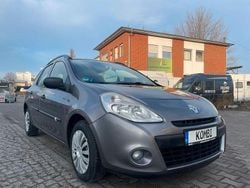 Grau Gebraucht 2009 Renault Clio II Expression Limousine | 3.890 € (Etwas zu teuer)