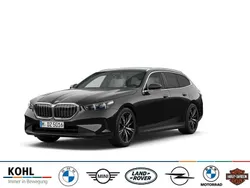 Schwarz Neu 2025 BMW 520 M Sport Kombi | 69.900 € (Teuer)
