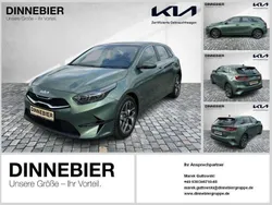 Grün (metallic) Gebraucht 2023 Kia Ceed Spirit Limousine | 24.589 € (Fairer Preis)