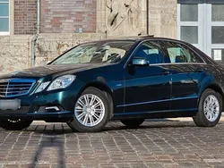 Grün Gebraucht 2009 Mercedes E250 Limousine | 9.999 € (Fairer Preis)