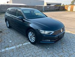 Grau Gebraucht 2017 VW Passat Kombi | 9.850 € (Fairer Preis)