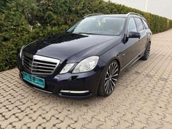 Blau Gebraucht 2010 Mercedes E300 Limousine | 9.299 € (Fairer Preis)
