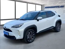 Platinum weiss met Gebraucht 2024 Toyota Yaris Cross SUV | 24.950 € (Guter Preis)