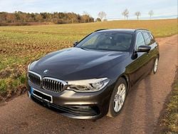 Grau Gebraucht 2019 BMW 530 Luxury Line Kombi | 29.980 € (Superpreis)