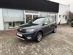 Grau Gebraucht 2019 Dacia Sandero Stepway Limousine | 11.980 € (Etwas zu teuer)
