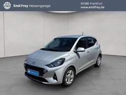 Sleek silver metallic Gebraucht 2023 Hyundai i10 Trend Kleinwagen | 14.750 € (Guter Preis)