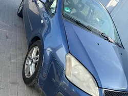 Blau Gebraucht 2006 Ford C-MAX Van / Kleinbus | 800 €