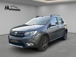 Grau Gebraucht 2018 Dacia Sandero Stepway SUV | 10.490 €