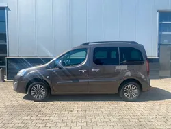 Grau Gebraucht 2017 Peugeot Partner Tepee Style Van / Kleinbus | 9.999 € (Fairer Preis)