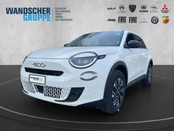 Weißschwarz Neu 2025 Fiat 600E Red SUV | 34.490 €