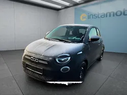 Schwarz Gebraucht 2022 Fiat 500e Action Kleinwagen | 14.399 € (Fairer Preis)