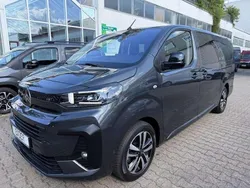 Titaniumgrau metallic Gebraucht 2024 Citroën Spacetourer Van | 36.690 € (Fairer Preis)