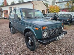 Grün Gebraucht 2009 Lada niva SUV | 3.800 € (Superpreis)