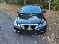 Schwarz Gebraucht 2011 Mercedes E200 Avantgarde Limousine | 13.290 € (Fairer Preis)