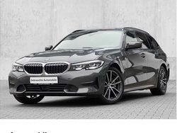 Grau Gebraucht 2022 BMW 320e Sport Line Kombi | 23.230 € (Guter Preis)