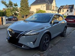Grau Gebraucht 2023 Nissan Qashqai SUV | 23.800 € (Guter Preis)