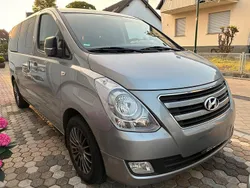 Grau Gebraucht 2017 Hyundai H-1 Van / Kleinbus | 22.900 €