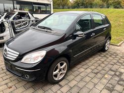 Schwarz Gebraucht 2009 Mercedes B200 Van / Kleinbus | 2.200 €