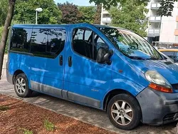 Blau Gebraucht 2004 Renault Trafic Van | 3.500 €