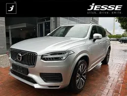 Bright silver metallic / metal (metallic) Gebraucht 2021 Volvo XC90 Momentum SUV | 45.990 € (Superpreis)