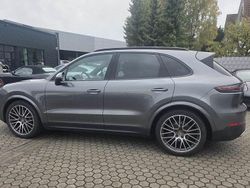 Grau Gebraucht 2019 Porsche Cayenne SUV | 49.800 € (Guter Preis)