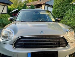 Grau Gebraucht 2020 Mini Cooper D Countryman Essential SUV | 22.650 € (Etwas zu teuer)