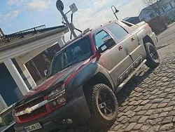 Rot Gebraucht 2004 Chevrolet Avalanche SUV | 7.200 €