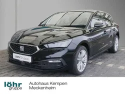 Mitternachtsschwarz Gebraucht 2024 Seat Leon Style Limousine | 26.260 € (Superpreis)