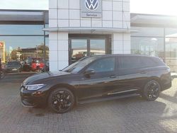Schwarz Gebraucht 2025 VW Passat R-line Kombi | 47.889 € (Guter Preis)