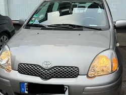 Grau Gebraucht 2005 Toyota Yaris Limousine | 1.990 € (Fairer Preis)