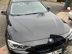 Schwarz Gebraucht 2015 BMW 330 Sport Line Kombi | 13.599 € (Guter Preis)