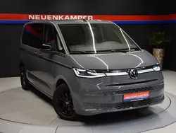 Grau Gebraucht 2023 VW T7 Style Van | 51.990 € (Fairer Preis)