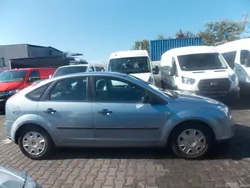 Blau Gebraucht 2006 Ford Focus Trend Limousine | 1.000 € (Superpreis)