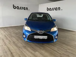 Blau Gebraucht 2015 Toyota Yaris Comfort Limousine | 8.490 € (Fairer Preis)