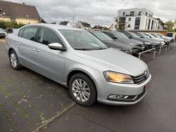 Silber Gebraucht 2014 VW Passat Comfortline Limousine | 9.999 € (Fairer Preis)