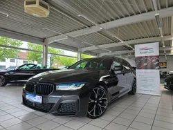 Sophistograu brillanteffekt me Gebraucht 2022 BMW 530 M Sport Kombi | 33.900 € (Etwas zu teuer)