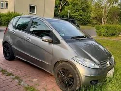 Grau Gebraucht 2006 Mercedes A180 Kombi | 1.600 €