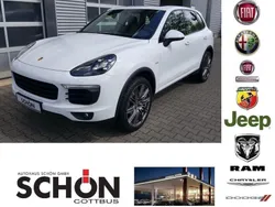 Pure white/weiss Gebraucht 2017 Porsche Cayenne S SUV | 43.900 € (Etwas zu teuer)